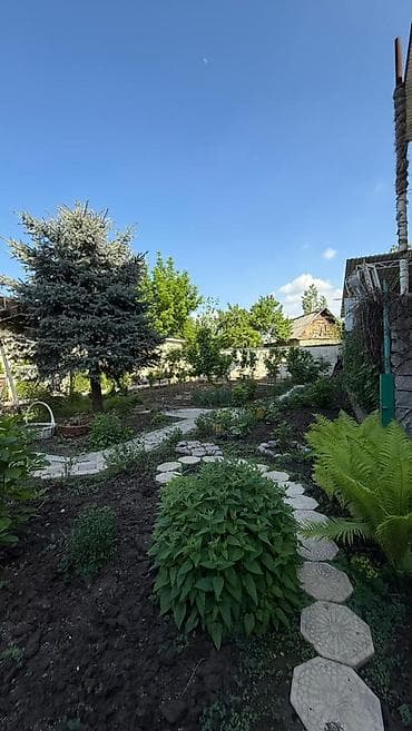 Дома: 🏡 Срочно продаётся 2-этажный дом в ж/м Ак-Орго 📍 Отличное — 10
