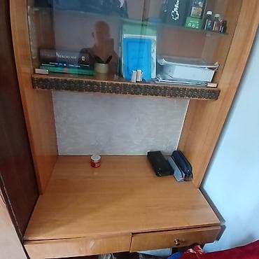 Компьютерный стол, Б/у, С полками — 2