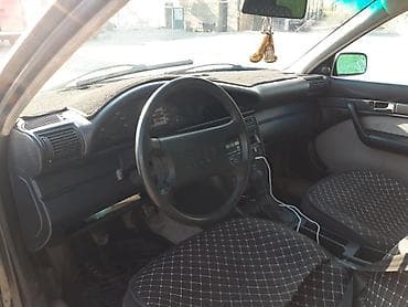 аудио адаптер: Audi 100: 1992 г., Седан — 8