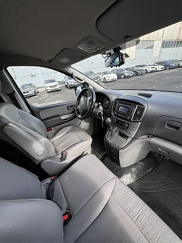 самое машина: Hyundai Starex: 2019 г., 2.5 л, Автомат, Дизель, Фургон — 9