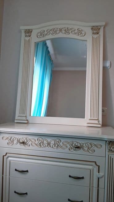 стоимость зеркала: Продаются два зеркалацвет айвари 1.В виде арки: 1метр×77смцена — 2