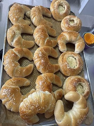 вафельные коржи: Выпечка домашняя, дрожжевая и ароматная. Ассортимент на фото: - — 4