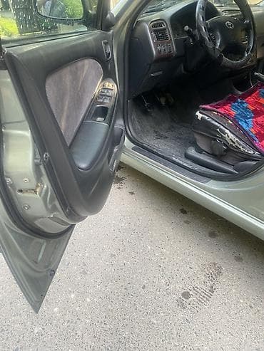 e60 bmw: Toyota Avensis: 2001 г., 2 л, Механика, Бензин, Седан — 6