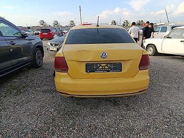 r15 185: Volkswagen Polo: 2018 г., Бензин, Седан — 4