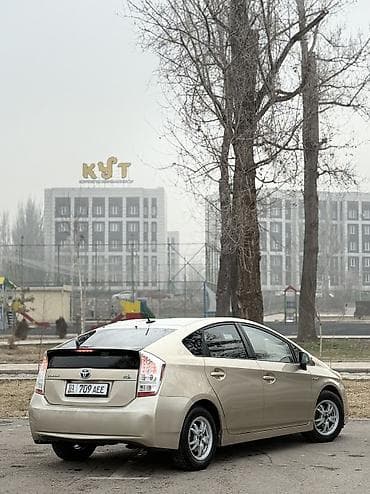 prius prim: Toyota Prius: 2011 г., 1.8 л, Вариатор, Гибрид, Хэтчбэк — 4