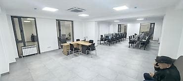 конференц: Аренда офисов, 100 м², В бизнес центре, С видом на горы, 1 линия, С отдельным входом — 1