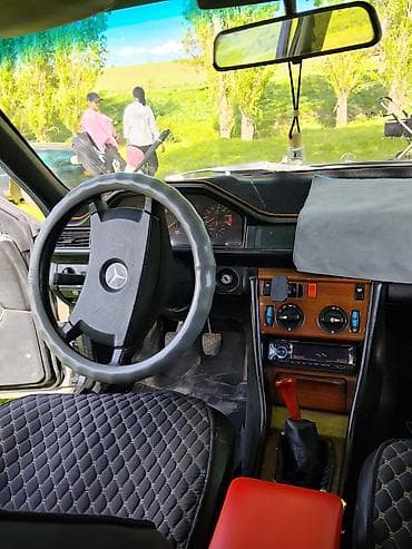 компрессор мерседес 221: Mercedes-Benz W124: 1992 г., Кол менен иштөөчү, Дизель, Седан — 5