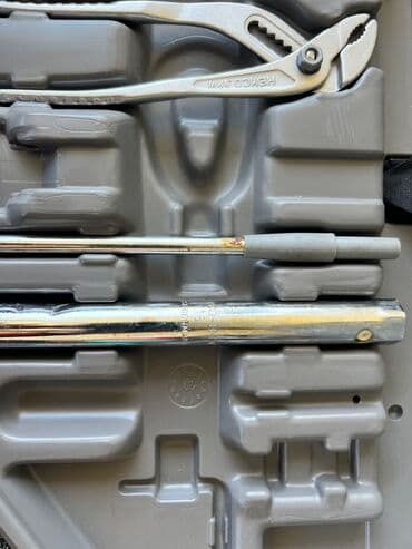 бу наборы ключей: Комплект ключей на БМВ Е34. 6 предметов и кейс. Ключи в отличном — 6