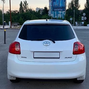 Унаа: Toyota Auris: 2008 г., 1.4 л, Кол менен иштөөчү, Бензин, Хетчбек — 6