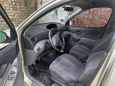 mini car: Toyota Yaris Verso: 2002 г., 1.3 л, Ручные, Бензин, Минивэн — 4