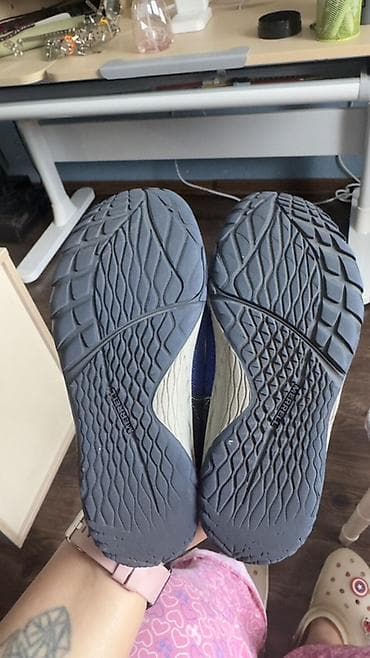 Детская обувь: Детские кроссовки Merrell босоногие с широким носком. Постиранные. - — 2