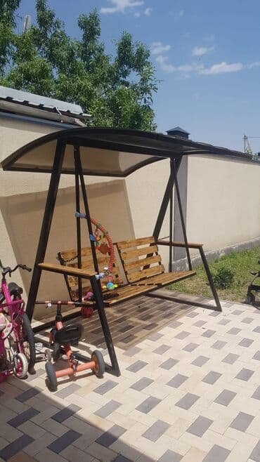 скамейка фото: Садовые качели Металл, Со спинкой, С крышей — 15