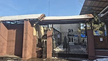 Коммерческая недвижимость: Сдаю кабинет 21м2 на 2 этаже 2 этажного здания Адрес Байтик Баатыра — 2