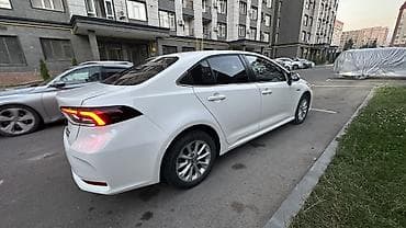 prius plus: Toyota Corolla: 2020 г., 1.8 л, Вариатор, Гибрид, Седан — 6