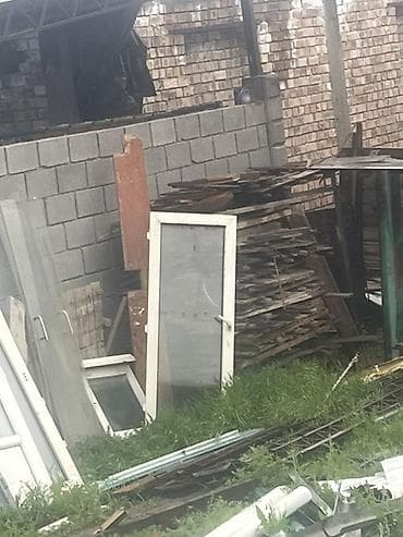 Разные оконные и дверные блоки для строительства и хозпомещений. В