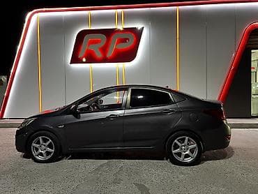 водный аттракцион: Hyundai Solaris: 2011 г., 1.6 л, Автомат, Бензин, Седан — 4
