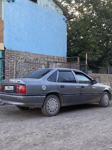 70 сом: Opel Vectra: 1995 г. — 1