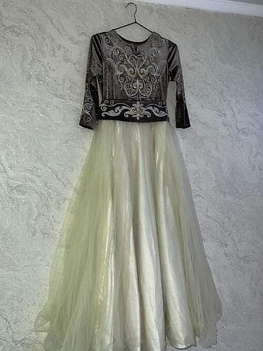 подьюбник: Платье с бархатным лифом и пышной многослойной юбкой. На прокат 1000 — 1