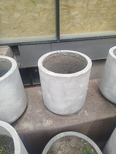 Уличные цилиндрические кашпо для растений - Материал: литой