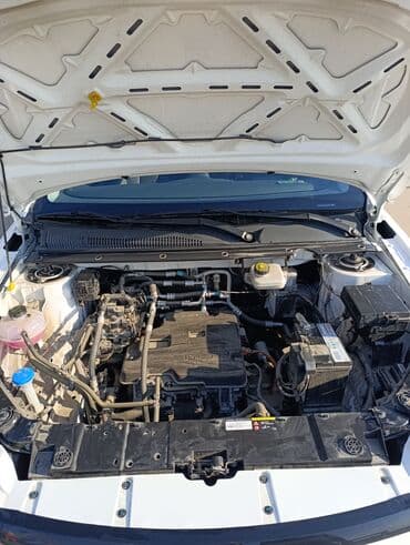 mazda 5: BYD E2: 2025 г., Автомат, Электромобиль, Хэтчбэк — 10