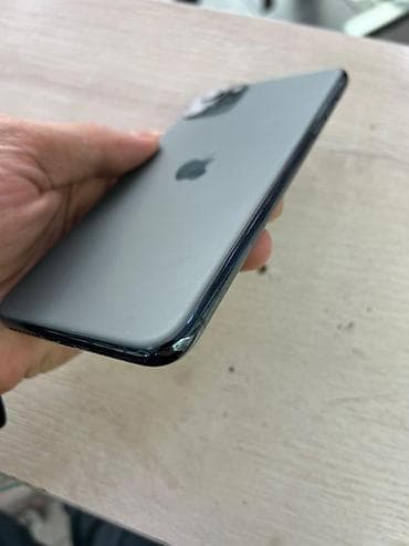 a 11: IPhone 11 Pro, Matte Midnight Green — 2