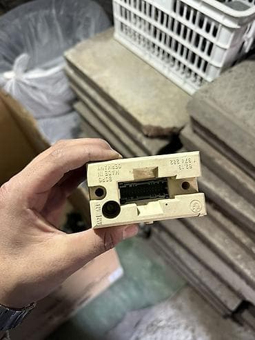 Детали КПП и трансмиссии: Автомобильные аналоговые часы в штатный слот панели приборов. BMW E34 — 2