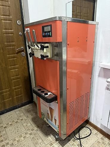 Фризер для мягкого мороженого OMAX (напольный) - Три рычага раздачи