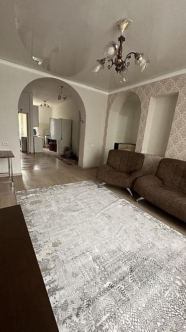 2 комнаты, 69 м², Сталинка, 2 этаж, Косметический ремонт at lalafo.kg 2 комнаты, 69 м², Сталинка, 2 этаж, Косметический ремонт