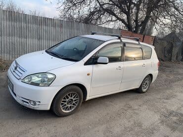 срочно срочно продам машину: Toyota Ipsum: 2002 г., 2.4 л, Автомат, Газ, Минивэн — 1