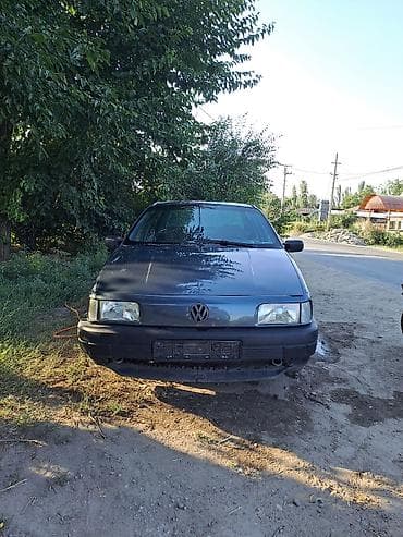 Унаа сатуу: Volkswagen Passat: 1988 г., 1.8 л, Кол менен иштөөчү, Бензин, Седан — 1