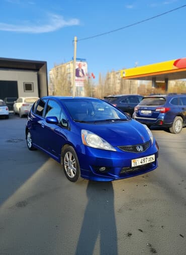кухня на колесах купить бу: Honda Fit: 2010 г., 1.5 л, Автомат, Бензин, Хэтчбэк — 1