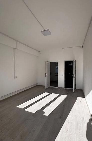osh flat: 4 гор больница 1 ком квартира этаж 2/2 мебель полностью цена 25000 — 5