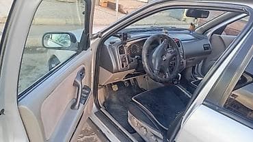 2 2 cdi: Седан серебристого цвета, 4 двери, передний привод. Кузов с заводскими — 3