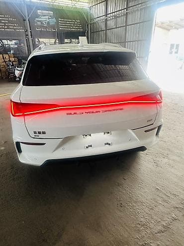 one stop: BYD E2: 2023 г., Автомат, Электромобиль, Кроссовер — 4