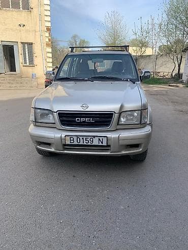 верхний орок: Opel Monterey (Isuzu Trooper), 5-дверный внедорожник. Основные — 1