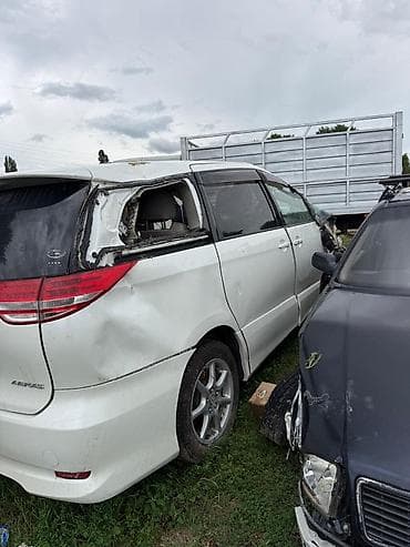 Toyota Estima Aeras 2007 г/4вд .(правый руль), белый минивэн 7 мест