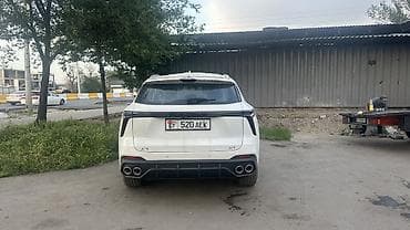 срочно срочно продам: Кроссовер (белый) с современным дизайном и богатым оснащением — 5