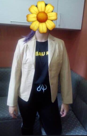 Пиджак кожаный классический. Цвет - бежевый. Размер 44-46. б/у