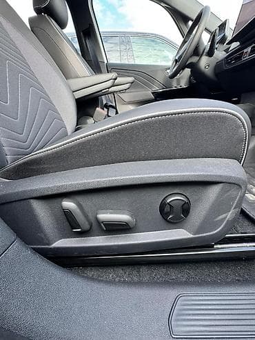 volkswagen id.3: Volkswagen ID.3: 2025 г., Электромобиль, Хэтчбэк — 7