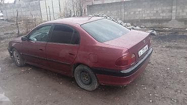 Унаа сатуу: Toyota Avensis: 1999 г., 1.6 л, Кол менен иштөөчү, Бензин, Седан — 4