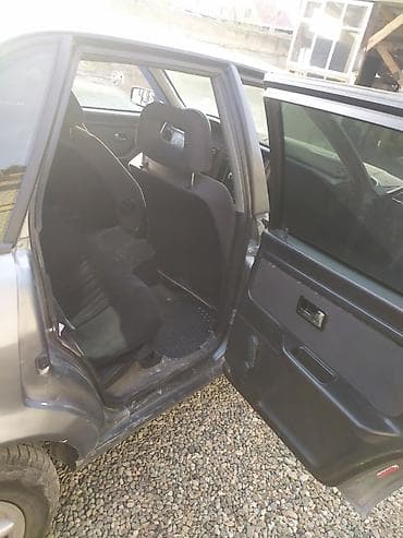 9 5j: Audi 80: 1994 г., 2 л, Ручные, Бензин, Седан — 8