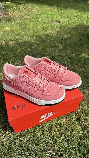 nike dank: Кроссовки, 37, Nike, Новый, цвет - Розовый — 1