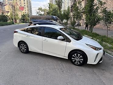 шнур aux: Toyota Prius: 2019 г., 1.8 л, Гибрид, Хэтчбэк — 2