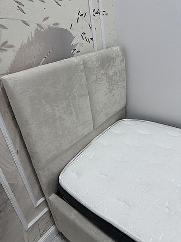 односпальная кровать с ортопедическим матрасом: Односпальная кровать, Б/у, С мягким изголовьем, длина - 170 см — 2