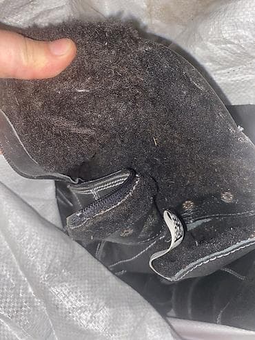 кыргыз кийимдери: Зимние рабочие ботинки (утеплённые) - Материал верха: плотная чёрная — 3