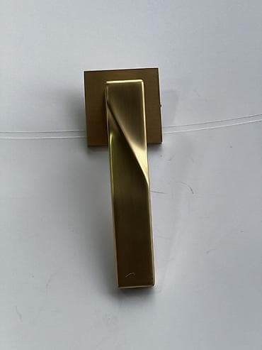 Эшиктин туткасылар: Эшиктин туткасы, Ички эшиктер үчүн, Металлдан, Орнотуусуз, Акылуу жеткирүү — 1