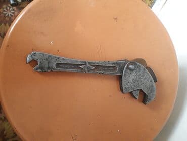 Отдам один советский ключ,универсальный. В нормальном состоянии. Длина