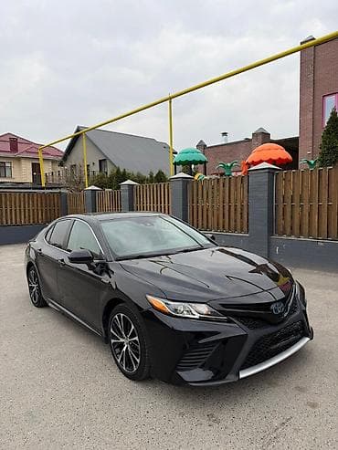 чк тай: Toyota Camry Hybrid, седан, черный цвет кузова.Марка: Toyota Camry 70 — 1