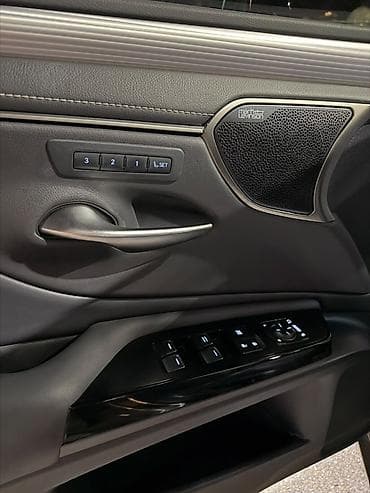 Lexus ES: 2023 г., Гибрид, Седан — 6