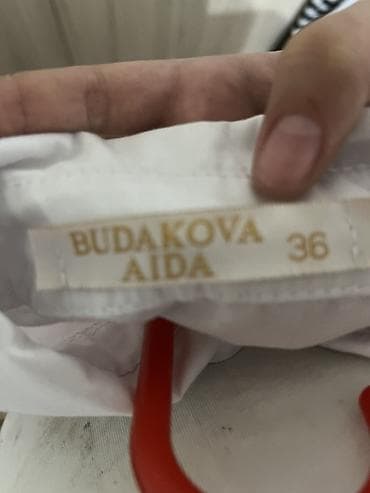 Толстовки, худи: Белая укороченная рубашка с длинным рукавом почти новая. В 6 мкр можно — 3